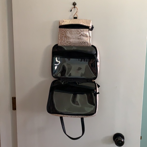 Victoria Secret Makeup Bag travel pouch hangable plastic cheetah gold pink black - Picture 2 of 3